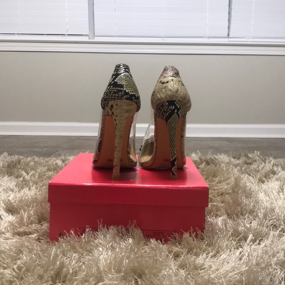 NEVER BEEN WORN!! Snake Skin print Heels.